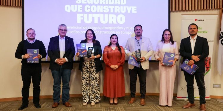 Estudiantes participan en jornada de seguridad y salud laboral organizada por la CChC Tarapacá