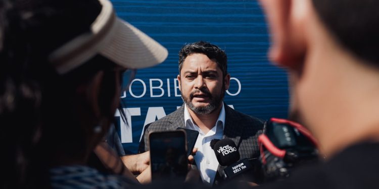 Presidente Kast invita al Gobernador Carvajal para integrar comitiva que viajará a Bolivia este viernes