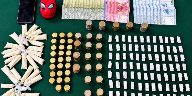 Detenido con envoltorios de pasta base de cocaína y dinero en efectivo en Iquique