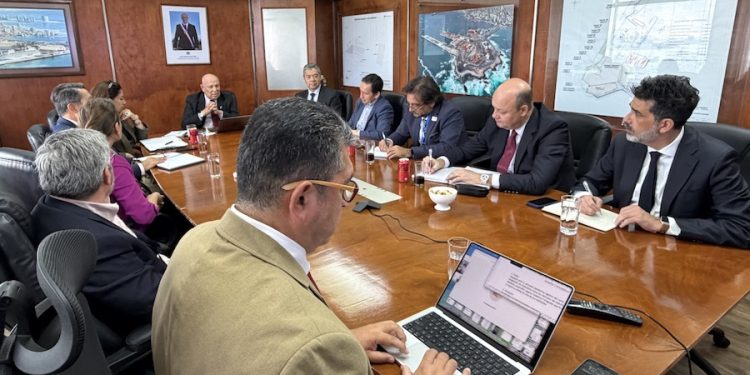 Empresa Portuaria Iquique y Zofri S.A. consolidan alianza estratégica para potenciar integración