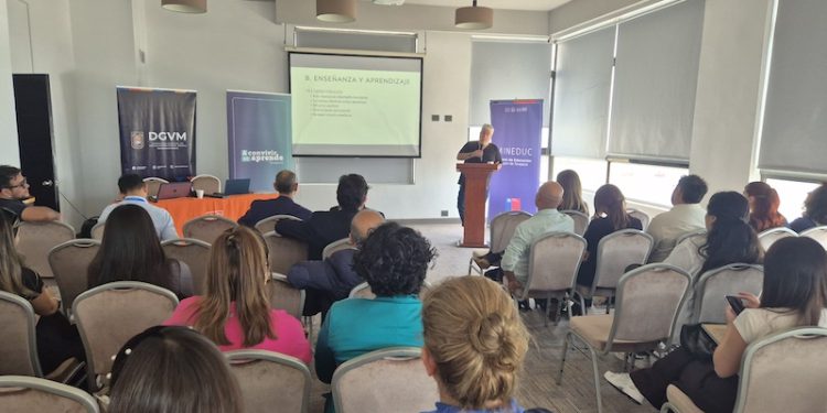 Programa ACSA MINEDUC aborda gestión del clima escolar con comunidades educativas de Tarapacá