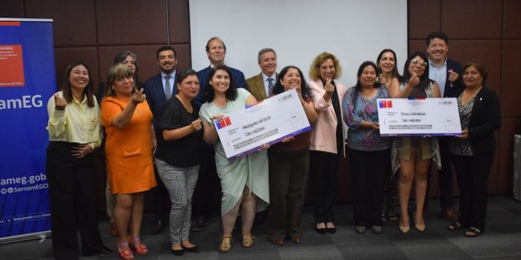 SernamEG entrega $10 millones para fortalecer emprendimientos colectivos liderados por mujeres