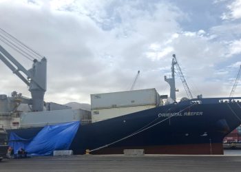 Puerto de Iquique recibe por primera vez al buque Oriental Reefer y refuerza su rol en la cadena logística minera del país