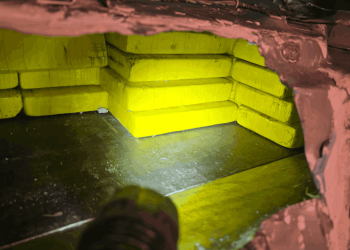 Con camión escáner de Aduanas descubren más de 86 kilos de cocaína ocultos en estructura de auto