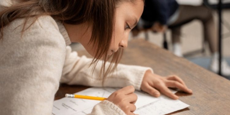 A fin de mes aplicarán “Exámenes Libres” a los mil menores que estudian en casa
