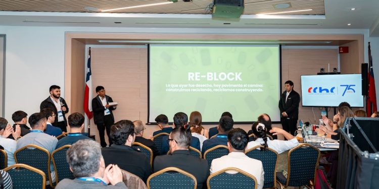 Estudiantes de INACAP Iquique representaron a la región en concurso nacional de innovación de la CChC