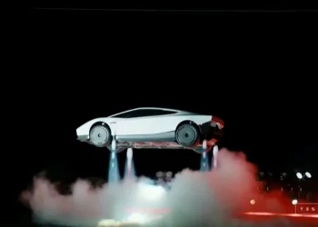 Tesla presenta el nuevo Roadster, el deportivo eléctrico que vuela