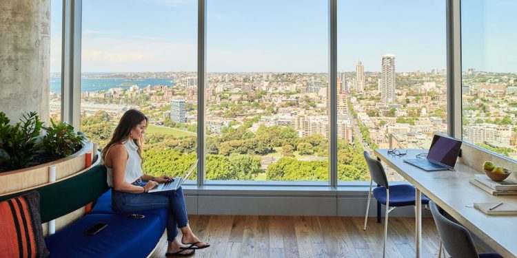 Las razones detrás de la preferencia por el trabajo híbrido en Chile