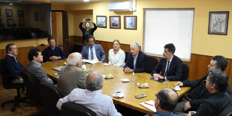 ZOFRI y AUZ sostienen encuentro protocolar por presentación del nuevo Presidente del Directorio