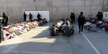 Masivo operativo de registro y allanamiento en cárcel de Alto Hospicio incauta armas, droga y celulares