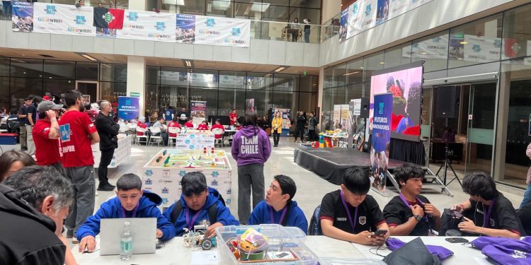 Histórico logro para El Tamarugal: Equipo “Huaycabots” de la Escuela Casa del Sol clasifica a la final mundial de robótica educativa