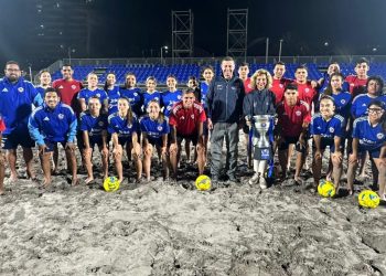 Delegada Presidencial y Seremi del Deporte felicitan a la Selección Chilena de Fútbol Playa por histórico triunfo sudamericano