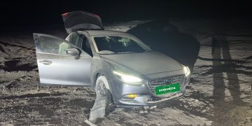 Dos bolivianos huían en auto robado en direccción a la frontera