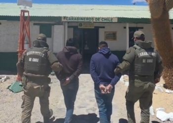 Carabineros frustra salida ilegal de un bus hacia Bolivia por paso no habilitado