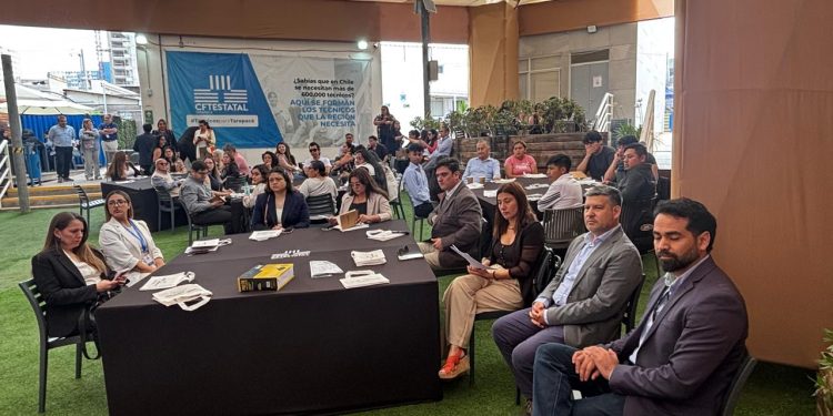 Diálogo participativo de SENCE: Desafíos de capacitación y empleo