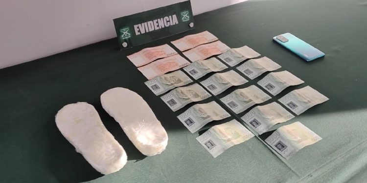 Carabineros detiene a conductor que transportaba casi 900 gramos de ketamina ocultos en sus zapatillas