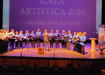 Personas mayores celebran su talento y tradiciones en gala artística en Arica