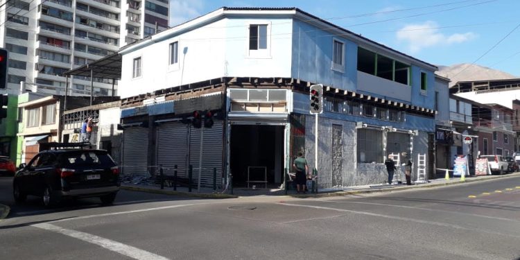 Bar Genovés, donde Iquique se sentaba a conversar / por Sonia Pereira Torrico