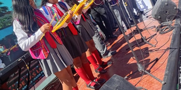 140 niños celebran la cultura aymara en la Fiesta de las Lenguas Indígenas en Arica