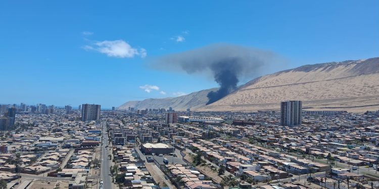 Bomberos de Iquique y Zofri S.A. rechazan que se les atribuya responsabilidad por cortes de agua en la ciudad