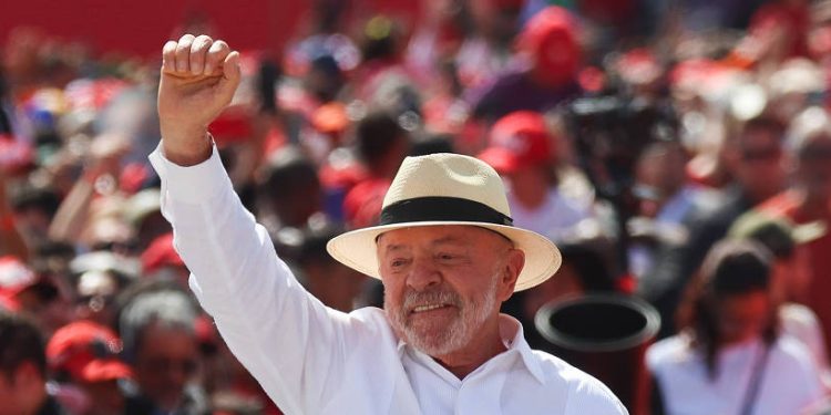 Lula da Silvia es reelecto en Brasil tras imponerse ante Bolsonaro