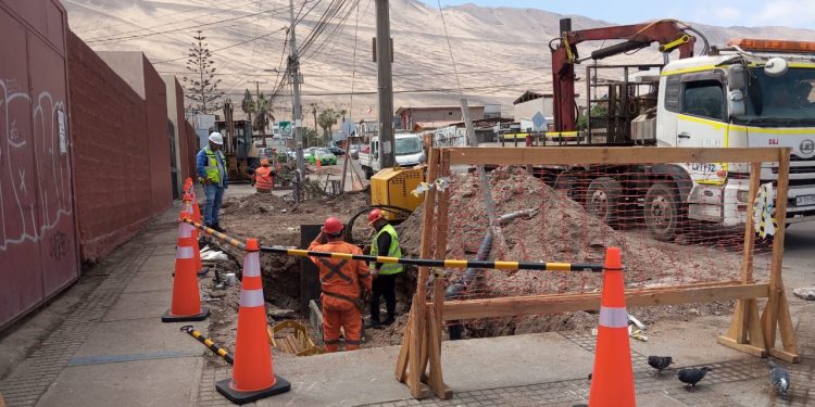Obras de renovación de redes de agua potable en Av Salvador Allende alcanzan 53% de avance