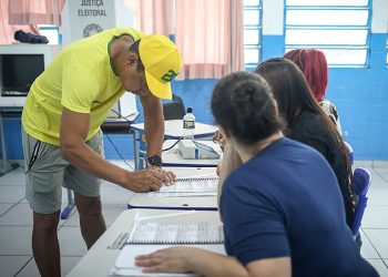 «Podría haberse comprometido todo»: Tribunal Electoral de Brasil critica extensión de votación tras orden judicial